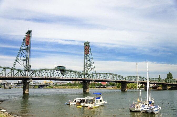 2.5-hour Dinner Cruise on Willamette River - Dinner, piano, and Portland skyline from the Willamette River