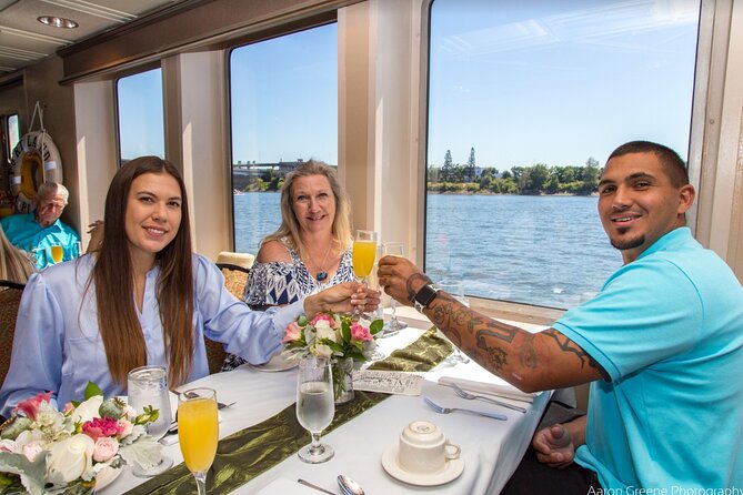 2-hour Brunch Cruise on Willamette River - Brunch buffet, mimosas, and desserts: the food is the point