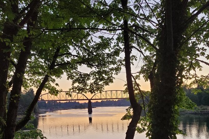 2-Hour Sunset River Cruise on the Stunning Willamette River - Timing tips: how to pick the best moment for sunset and city lights