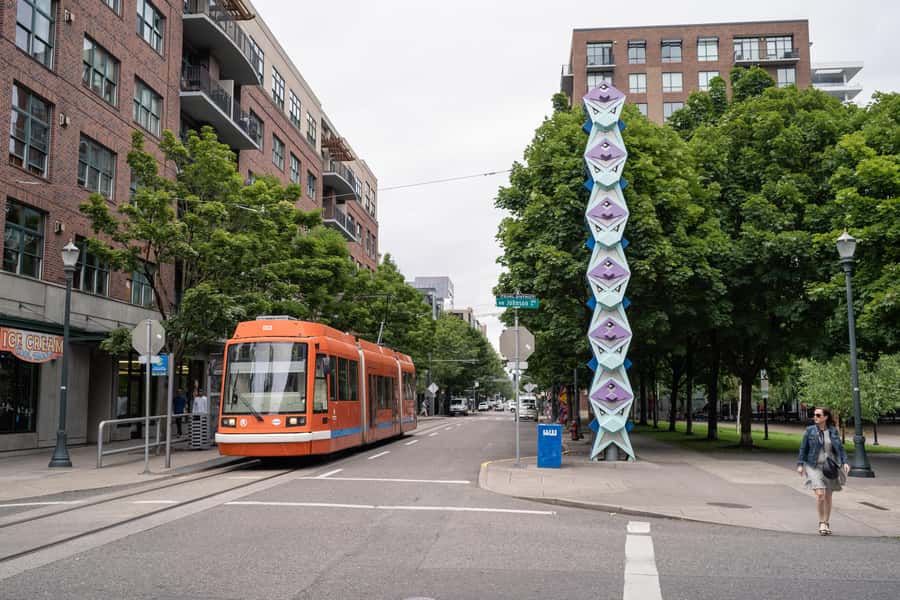 A Guided Walking Tour of Vibrant Downtown Portland - Architecture plus green space, where small parks get big stories