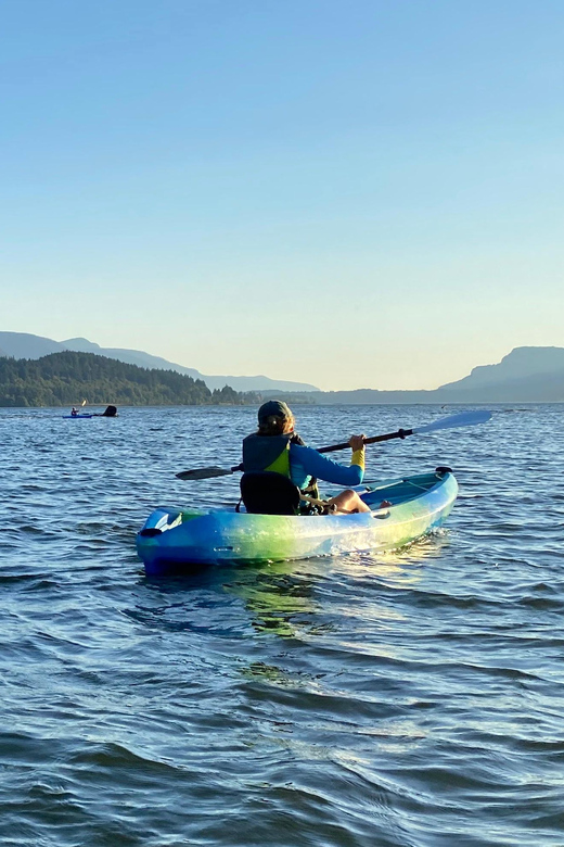 Columbia Gorge Kayak Tour - The small-group setup: meet, gear up, and get on the water