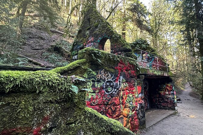 Forest Park Hiking Tour to Pittock Mansion - Small-Group Magic: Why Daniel G. Changes the Trip