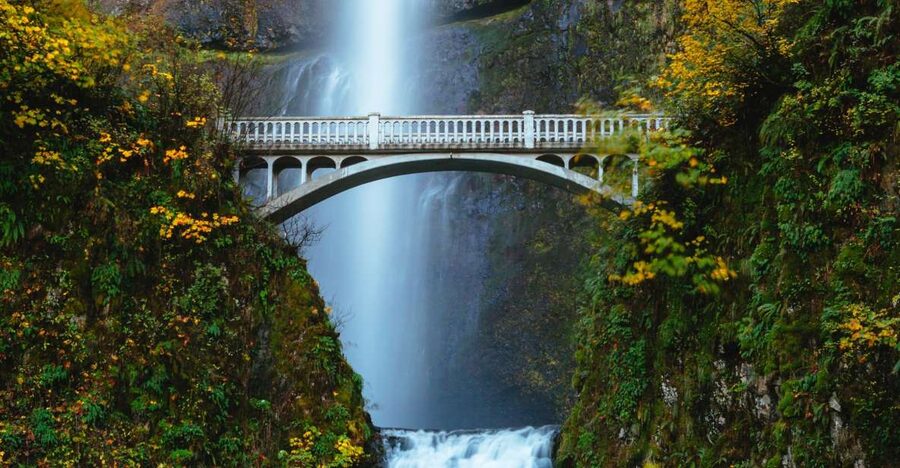 From Portland: Columbia Gorge Waterfalls Tour - Multnomah Falls and the Historic Lodge: the iconic ending you will remember