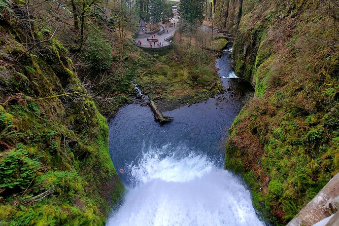 Half Day Columbia River Gorge Waterfalls Tour - Stop 1: Vista House (Crown Point), Where the View Comes With a Story