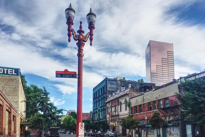 Intro to Portland Small Group Walking Tour - Pioneer Courthouse Square and the Portland Attitude