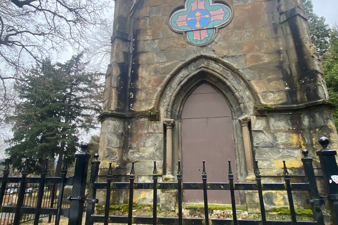 Macabre Ghost History of Portland, Oregon walking tour - Walking pace, small-group size, and staying comfortable