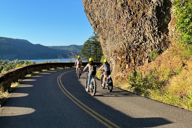 Multnomah Falls E-Bike Waterfall Tour (2+ Hours) - Stop 3, Multnomah Falls: Park the Bikes and Do the Classic Walk