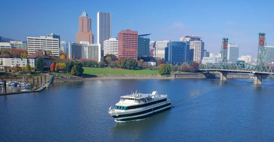 Portland: 2-Hour Lunch Cruise Through Downtown - Why This 2-Hour Lunch Cruise Works So Well