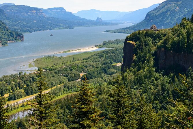 Portland City & Columbia Gorge Waterfalls: Our two best tours! - East hills perspective at Mount Tabor Park