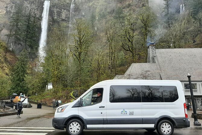 Portland City & Columbia Gorge Waterfalls: Our two best tours! - Vista House: architecture and a “pause and breathe” viewpoint