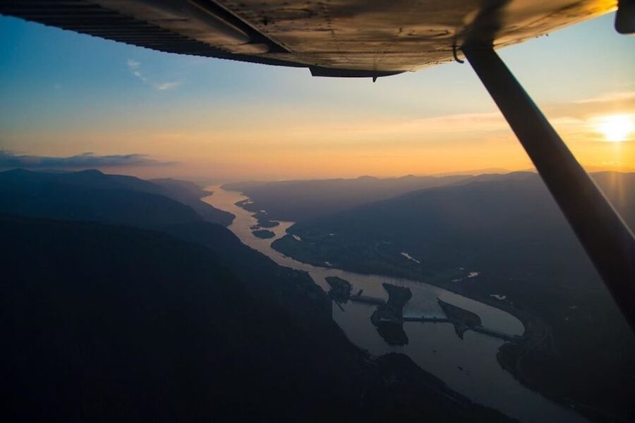 Portland: Columbia Gorge Waterfalls 40-Minute Scenic Flight - Bridge of the Gods and the Pacific Crest Trail connection