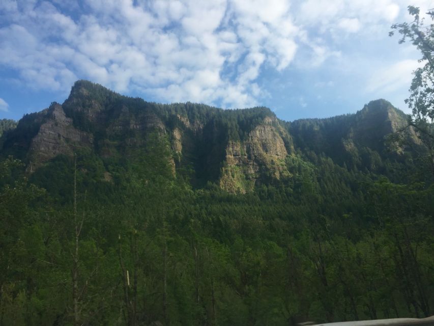 Portland: Columbia River Gorge 3-Hour Small Group Tour - Waterfall Alley and the viewpoint with Vista House up close