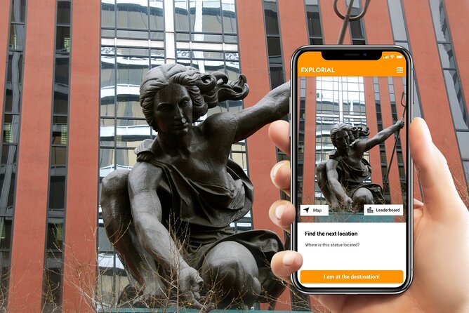 Portland (Downtown) Scavenger Hunt & Self-Guided Tour - Stop 1: Powell’s City of Books, a clue-friendly landmark