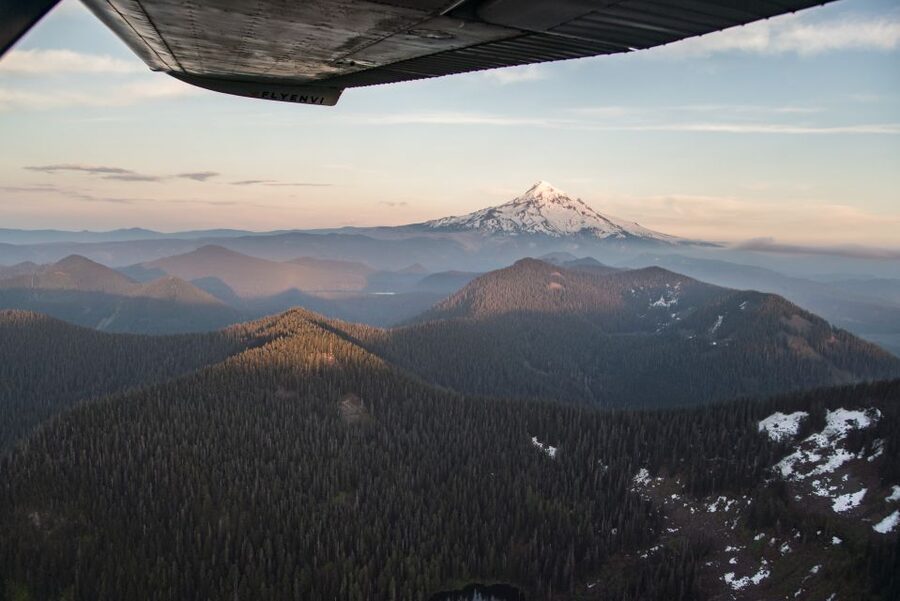 Portland: Flightseeing Tour Mount Hood - Multnomah Falls From a Low-Level Perspective