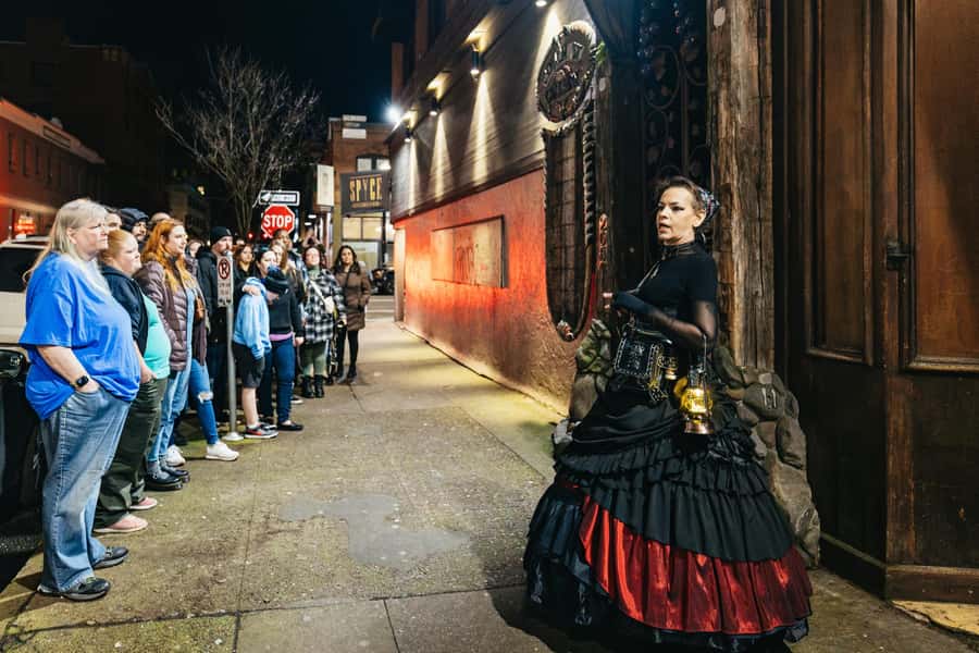 Portland: Ghosts, Poltergeists, and Psychopaths Walking Tour - Starting at the Harlow Hotel & Cafe and Getting Oriented Fast