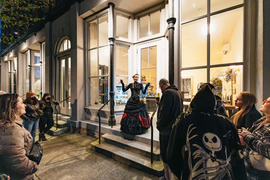 Portland: Ghosts, Poltergeists, and Psychopaths Walking Tour - Haunted Hotel Time: Why the Guide Matters as Much as the Location