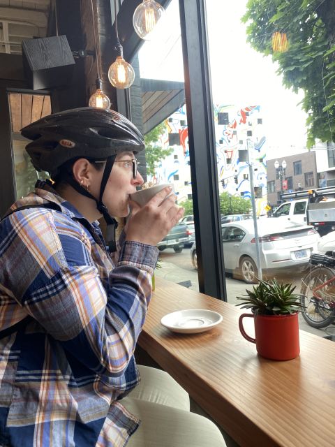 Portland: Guided Foodie Bike Tour - Portland Saturday Market, then beer at the bike shop