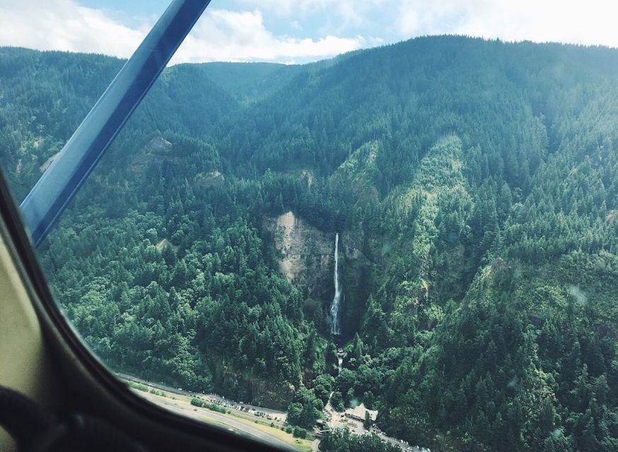 Portland: Multnomah Falls Scenic Air Tour - Safety Briefing, Headsets, and the 5-Person Group Advantage
