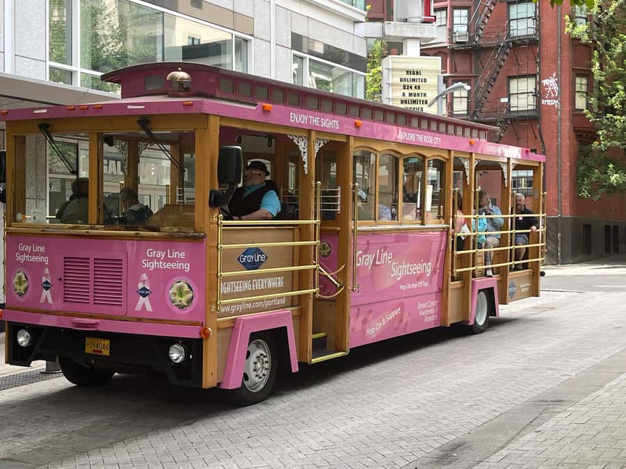 Portland, Oregon: Pink Trolley Hop-On Hop-Off Tour - Stop-by-Stop: What Each Area Feels Like