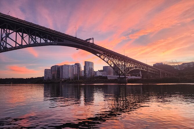 Portland's Ultimate 12 Historic Bridges' Scenic Boat Tour - Tilikum Crossing and Hawthorne Bridge: modern transit meets classic lifts