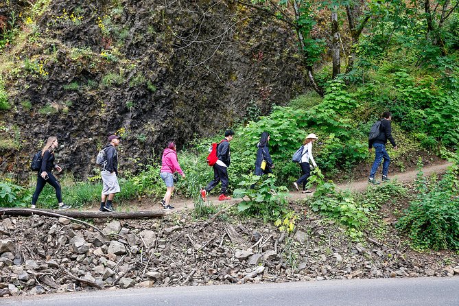 See Multnomah, two waterfalls & Vista House (Transport Included) - Multnomah Falls and Vista House: The Big Oregon Moment Plus High Views