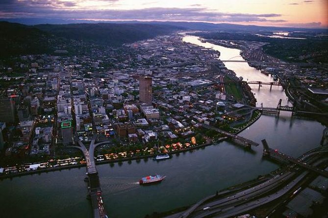 'The Best of Portland' City Tour: Small-Group Sightseeing Tour - Northwest (Nob Hill) and the Pearl District: Two Different Ways to Enjoy Portland