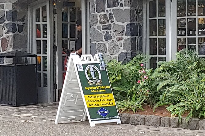 Waterfall Hop-On Hop-Off Trolley Tour Multnomah Falls Day Pass - Waterfalls without the parking headache