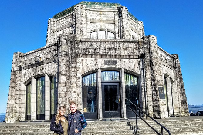 Waterfalls & Wine Tour-Multnomah Falls,Vineyards,Hood River Combo - Multnomah Falls: Oregon’s Most Famous Waterfall, Plus the Lodge Area