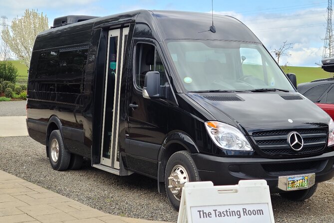 Willamette Valley Wine Tour with Lunch - Lunch at a winery: the included meal you will actually appreciate