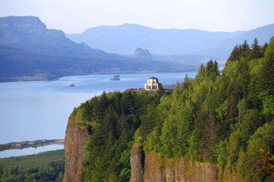 Wonderful Waterfalls of Columbia River Gorge Tour - Historic Inn, Gift Shop, and Visitor Center Time in Old-Growth Trees